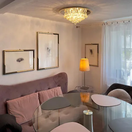 Friesenhaus Amrum Friesenhaushaelfte *kloenschnack* *