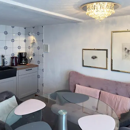 Dom wakacyjny Friesenhaus Amrum Friesenhaushaelfte *kloenschnack*