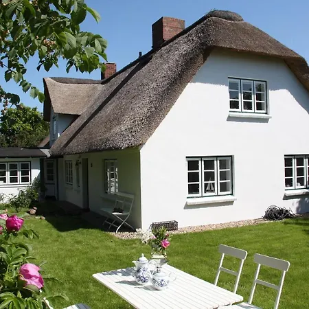 Friesenhaus Amrum Friesenhaushaelfte *kloenschnack* Suddorf